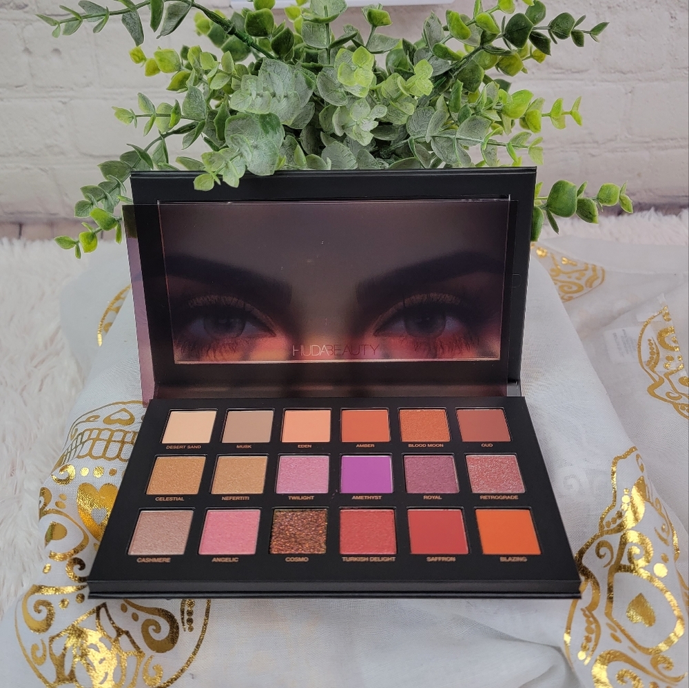 NIB Huda Beauty Desert Dusk  Eyeshadow Palette